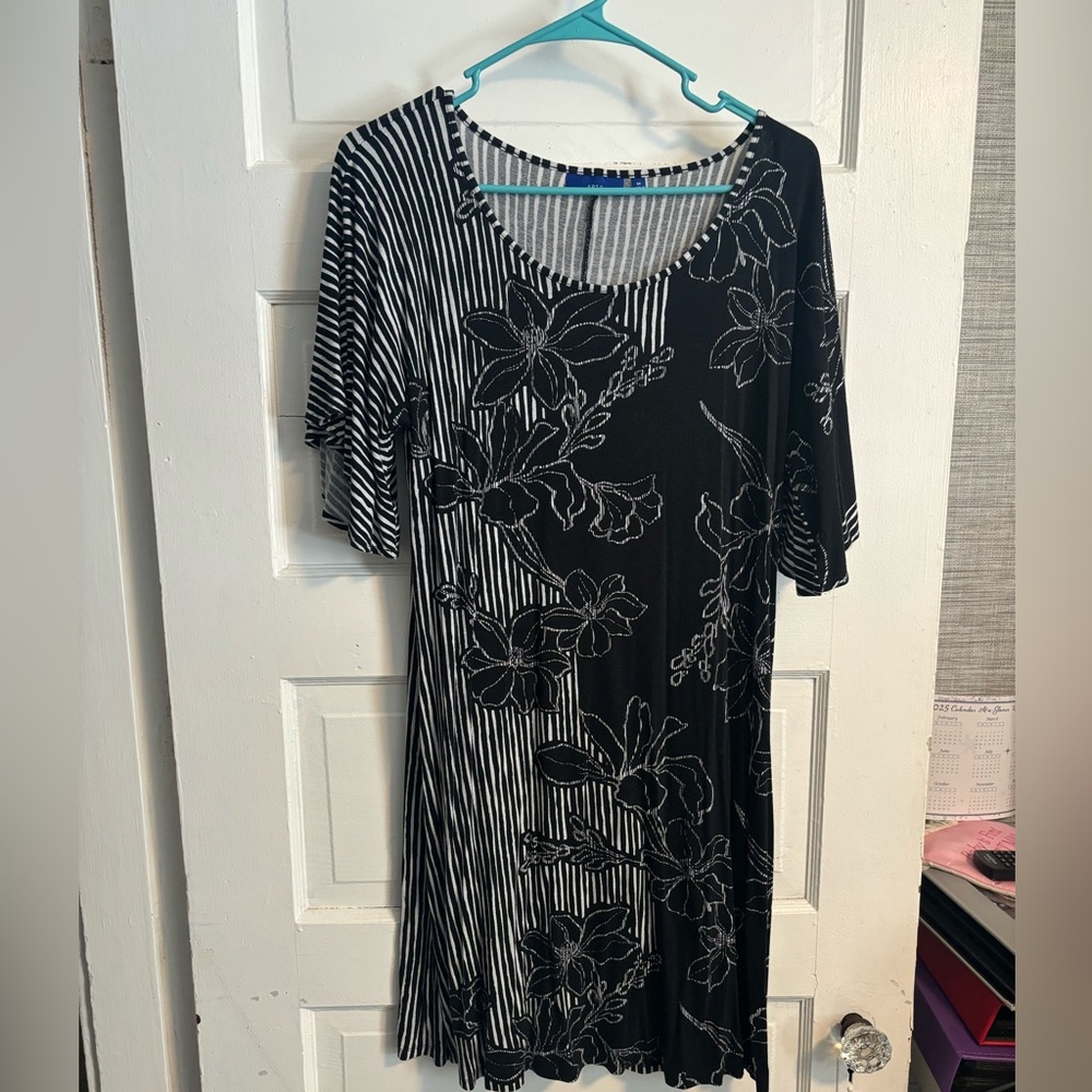 Black and White Floral Dress Apt 9